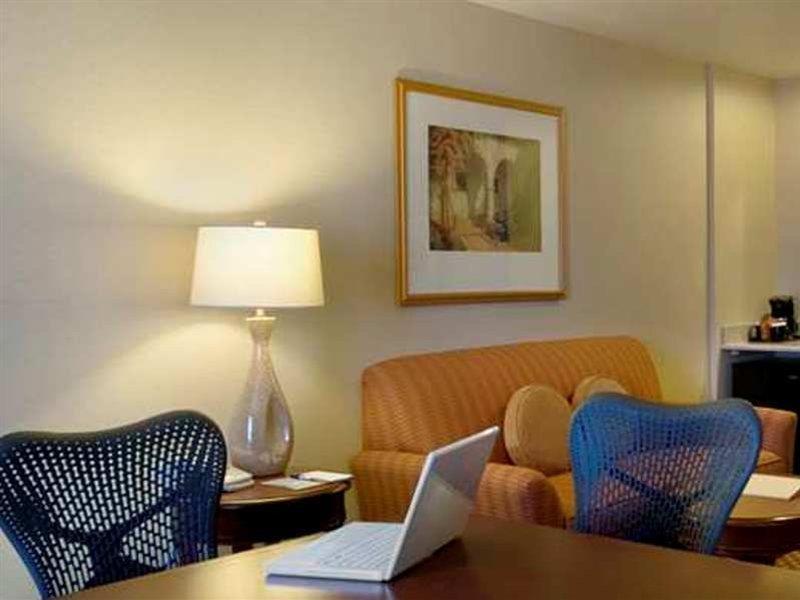 Hilton Garden Inn Albuquerque Uptown Exterior foto